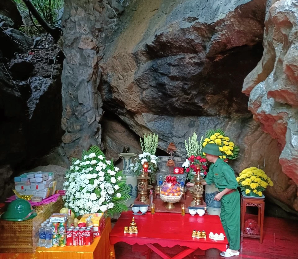 Về Quảng Bình thăm Hang Tám Cô với những chiến công bất tử