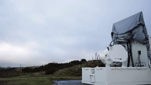 Trong khi đó, Nghị sĩ Ukraine Oleksiy Goncharenko ngày 14/3/2024 xác nhận Kiev muốn được London chuyển giao pháo laser "Lửa Rồng" để đưa vào thực chiến chống lại UAV Nga.