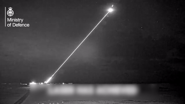 Các loại vũ khí laser như "Lửa Rồng" được coi là giải pháp hiệu quả và có chi phí thấp để bắn hạ những mục tiêu như drone, thay vì sử dụng tên lửa phòng không vốn rất đắt đỏ.