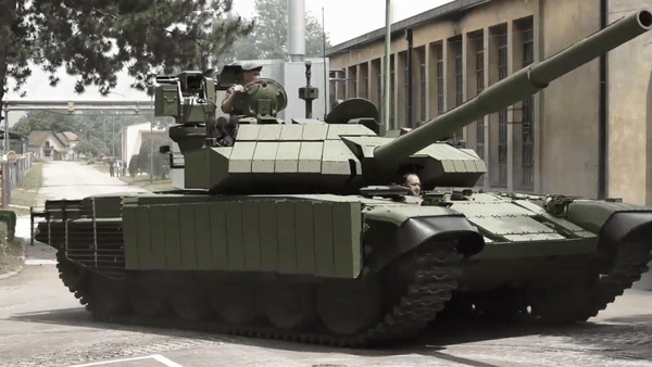 Hiện phiên bản hiện đại nhất mới được phát triển chưa lâu mang định danh M-84AC1.