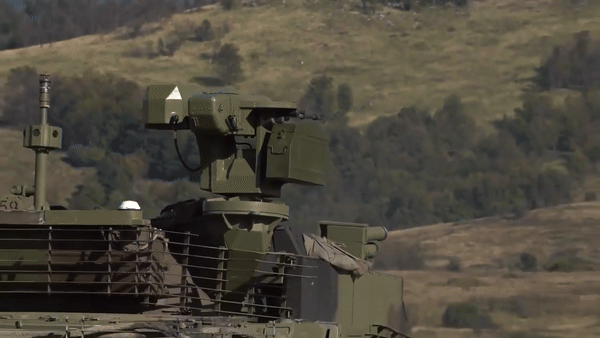 Những thông tin liên quan tới động cơ và pháo chính của phiên bản M-84AC1 không được công bố.