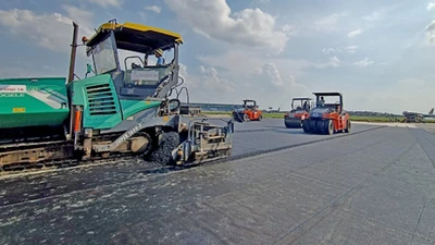 Bộ trưởng Xây dựng cảnh báo việc dùng cát biển để làm đường, xây nhà 