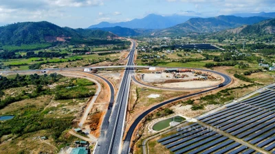Bộ Xây dựng chỉ đạo "nóng" sau kiến nghị Tập đoàn Sơn Hải thi công cao tốc làm nứt nhà dân