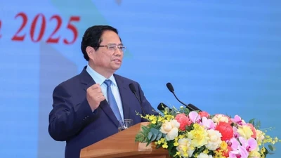 Thủ tướng lưu ý hỗ trợ người dân ‘lạc nghiệp’ sau ‘an cư'