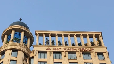 Cổ phiếu của Tập đoàn Đất Xanh liên tục bị bán tháo