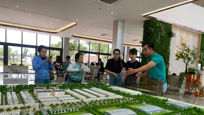 Làm gì để chặn môi giới bất động sản 'lùa gà' khách hàng? 
