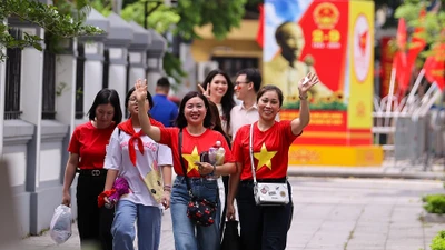 Ngân hàng nhà nước Khu vực 2 chi hàng tỷ đồng quà Tết Độc lập