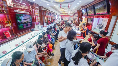 Có tiền không mua nổi vàng, tóm lại chuyện gì đang xảy ra?