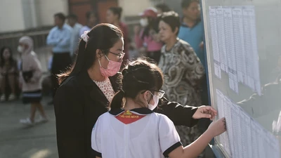 Thu tiền phụ huynh, hiệu trưởng phải trả lời ‘con họ được học gì'