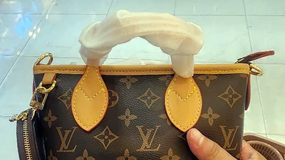 Hàng hiệu giá rẻ tràn ngập Nha Trang: Túi Gucci, đồng hồ Rolex... 