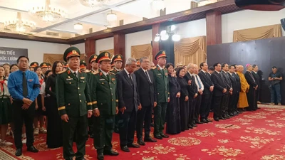 Trang nghiêm lễ truy điệu đồng chí Trần Đức Lương tại TPHCM