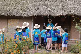 Trại hè Làng Háo Hức phí gần 10 triệu, dịch vụ thế nào?