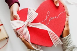 Gợi ý quà Valentine ấm áp cho các cặp đôi yêu xa