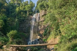 Thác Liêng Ài điểm đến lý tưởng cho du khách yêu khám phá