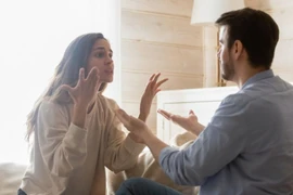 Sống thử, nào ngờ tôi thành... người phục vụ không lương cho bạn gái