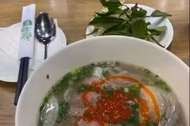 Tô phở 346.000 đồng ở sân bay Cam Ranh bán đúng giá nhưng vẫn gây tranh cãi?