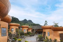 Homestay hình trống đồng đầu tiên tại Việt Nam ở Lô Lô Chải thu hút du khách