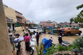 Làng du lịch Đắk Lắk đồng loạt đón khách miễn phí, trở thành điểm tựa mùa lũ