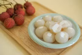 Mùa hè mát rượi với món vải elsa nhân sữa chua hấp dẫn