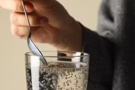 Uống hạt chia sai thời điểm có thể gây 5 tác dụng phụ bất ngờ