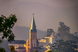 Nhà thờ Con Gà, điểm dừng chân không thể bỏ qua khi đến Đà Lạt