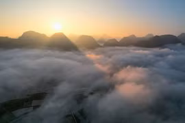 Chạm mây trên đỉnh Nà Lay, ngắm trọn thung lũng Bắc Sơn từ trên cao