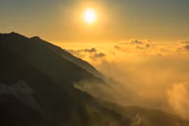 Săn mây Tà Xùa, đón hoàng hôn bản Khe Cải đẹp mê hồn