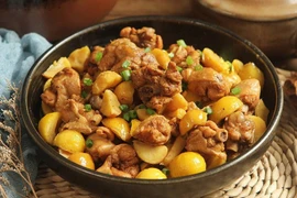 Gợi ý 2 món từ hạt dẻ giúp bổ thận, tốt cho sức khỏe người trung niên