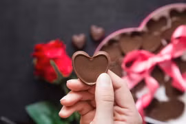 Tự tay làm socola ngọt ngào, trao trọn yêu thương ngày Valentine