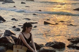 Bãi Đông đẹp như tranh, góc nào lên hình cũng xịn xò