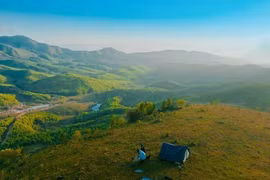 Săn mây, ngắm núi rừng Tây Nguyên từ đỉnh Ma Thiên huyền ảo