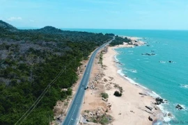 Hồ Tràm "viên ngọc ẩn” hút khách cuối tuần ở phía Nam