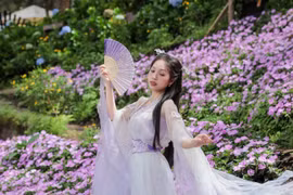 Cô chủ hóa mỹ nhân kiếm hiệp, quán cà phê Đà Lạt thành điểm check-in gây sốt