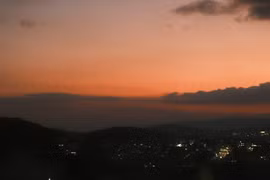 Đắm chìm trong khoảnh khắc hoàng hôn tuyệt đẹp giữa lòng Đà Lạt