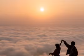 Chinh phục đỉnh Tò Bò săn mây, ngắm cảnh Tây Bắc