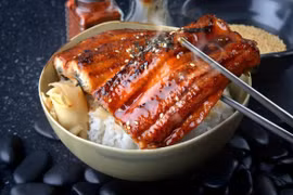 Món lươn sốt cay. Ảnh minh hoạ