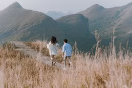 Mùa cỏ cháy Ba Quáng, Cao Bằng đẹp như khung cảnh phim điện ảnh