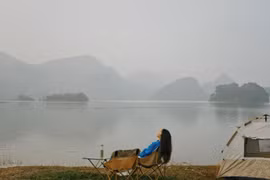 Hồ Tuy Lai điểm camping hoang sơ được ví như “Vịnh Hạ Long thu nhỏ