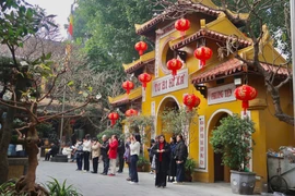 Du xuân Hà Nội, ghé những ngôi chùa linh thiêng cầu may đầu năm