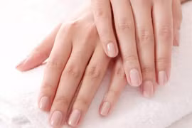 Thói quen hằng ngày giúp móng tay bớt gãy yếu, khô xước