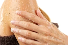 Thói quen khi tắm tưởng vô hại nhưng âm thầm làm mất độ ẩm của da