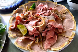 Một lần thưởng thức, hương vị tự nhiên, thanh ngọt và cách ăn tinh tế sẽ khiến ai cũng muốn quay lại, đưa món ăn này trở thành “đặc sản không thể bỏ qua” mỗi khi đến Đà Nẵng. Ảnh Internet