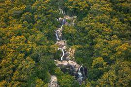 Một ngày trekking thác 5 tầng Núi Chúa chạm vào vẻ đẹp nguyên sơ của đại ngàn