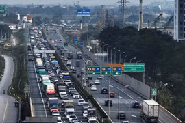 Loại xe nào không phải nộp phí đường bộ từ năm 2026?