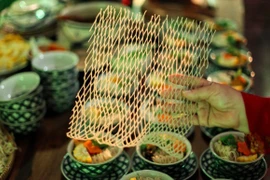 Lạ miệng với món phở sắn Quế Sơn sợi đan như lưới cá