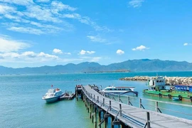 Vịnh Ninh Vân bất ngờ lọt top điểm đến lãng mạn châu Á