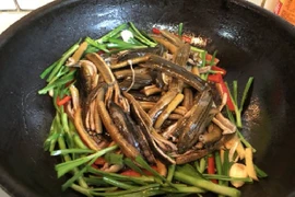 9 món ngon từ rau hẹ giúp quý ông 'giữ lửa' phòng the