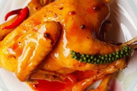 Hướng dẫn làm gà hấp mắm nhĩ thơm ngon đúng chuẩn Nam Bộ