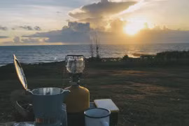 Về Mũi Lay, cắm trại giữa cỏ xanh, ngắm bình minh trên biển lặng