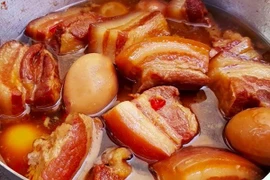 Kho thịt chỉ cần thêm 2 thứ này, miếng nào cũng mềm tan, ăn mãi không ngán